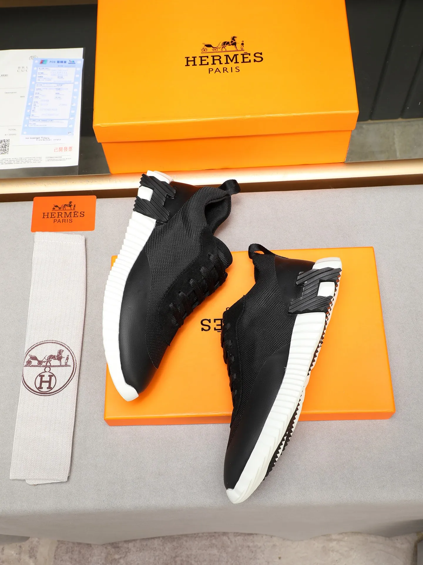Men's shoes 💰460 [Hermes] fe new arrival~ New Bouncing sneakers Hermès are the most comfortable shoes, no one else⃣️, they are very light on the feet and look great, you will not feel tired when you go shopping and running around 👍 Very light and comfortable, extremely light, suitable for both sports and leisure, and feel great when you step on them! It’s up to you to choose, there’s always what you want~ ✔️Fabric: First layer frosted➕Imported glue➕Breathable mesh ✔️Inner lining: Imported mesh ✔️Outsole: Original outsole ✔️Size: Men’s 38-44 (45 custom-made)